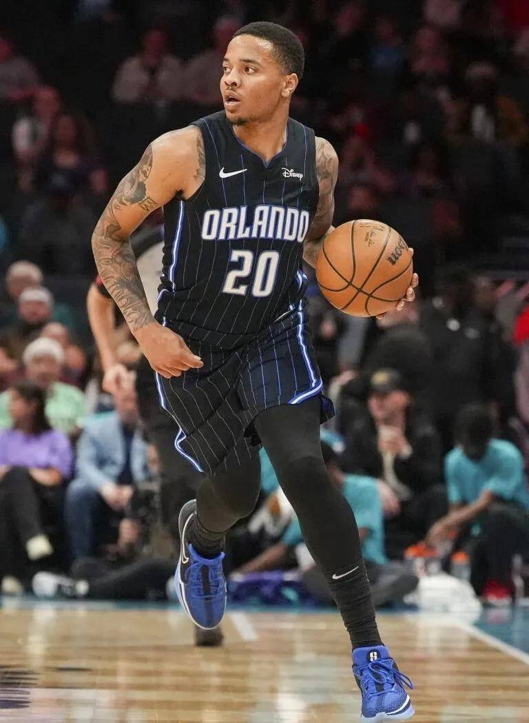 关于冲刺阶段体能课后;萨克拉门托国王绝杀压哨备战NBA总决赛;球迷炸锅;资深球员宣示担当的信息 关于冲刺阶段体能课后;萨克拉门托国王绝杀压哨备战NBA总决赛;球迷炸锅;资深球员宣示担当的信息