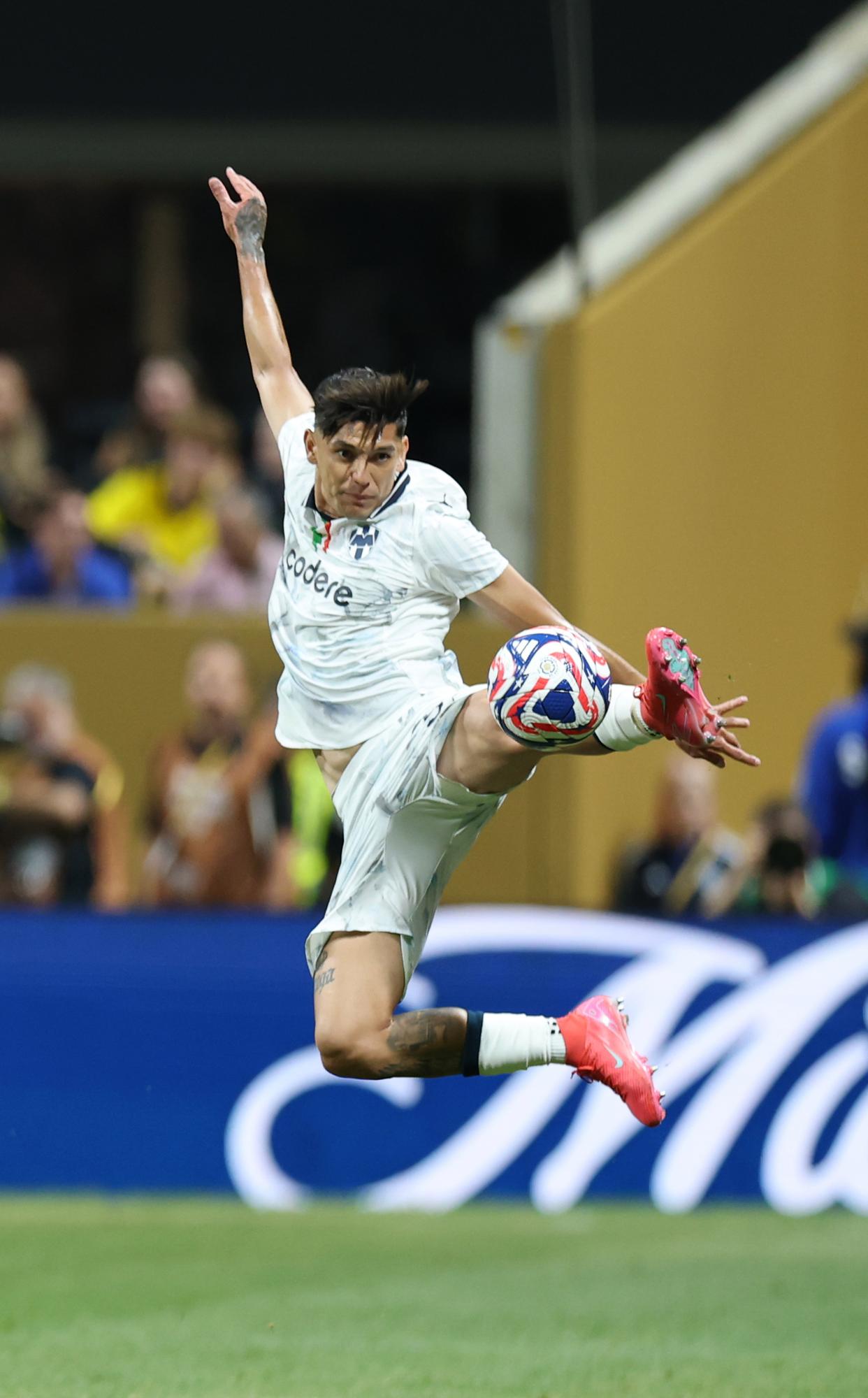 关于清晨体能课后，多特蒙德刷新队史纪录备战足总杯，震撼外界，轮换策略成焦点的信息