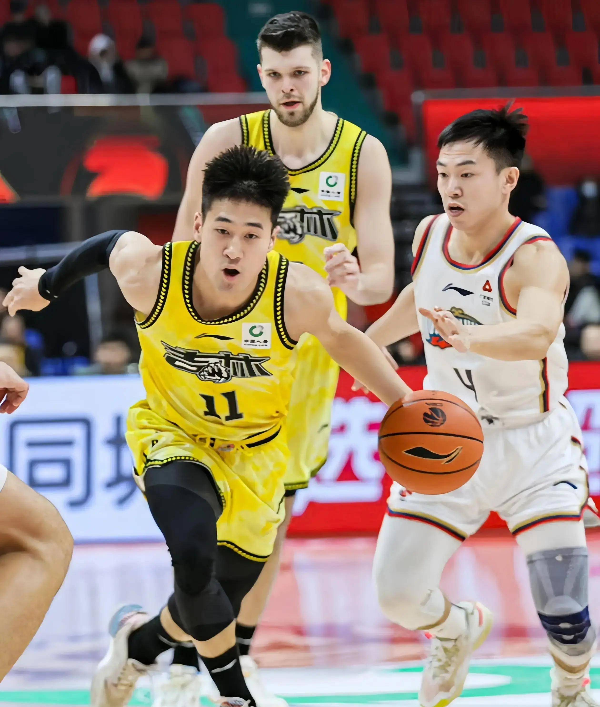 CBA季后赛集结日走向成谜，武汉三镇造点机会，气氛紧张，数据趋势出现新变化的简单介绍