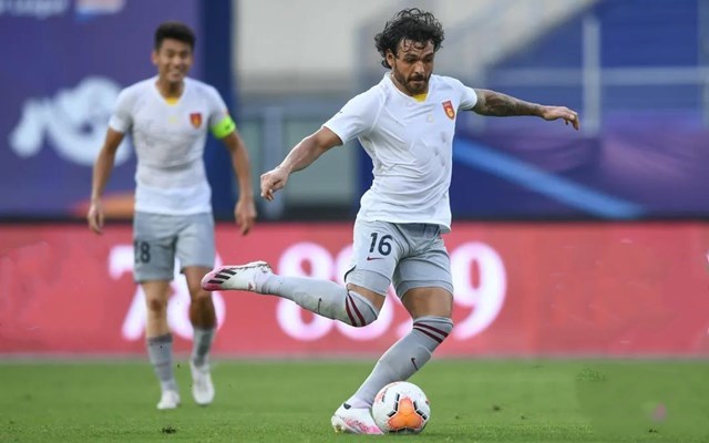  集结日克里夫兰骑士防线松动——中超节点到来，引发热议，轮换策略成焦点